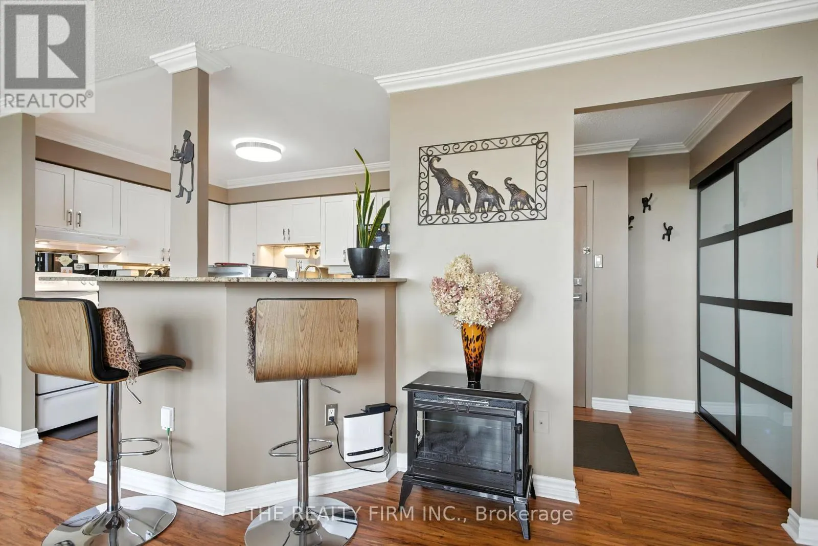 809 - 127 BELMONT DRIVE, #809