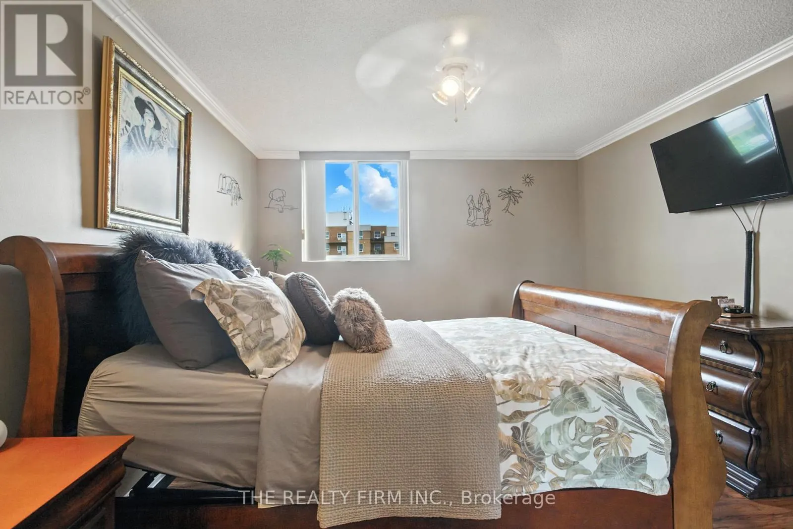 809 - 127 BELMONT DRIVE, #809