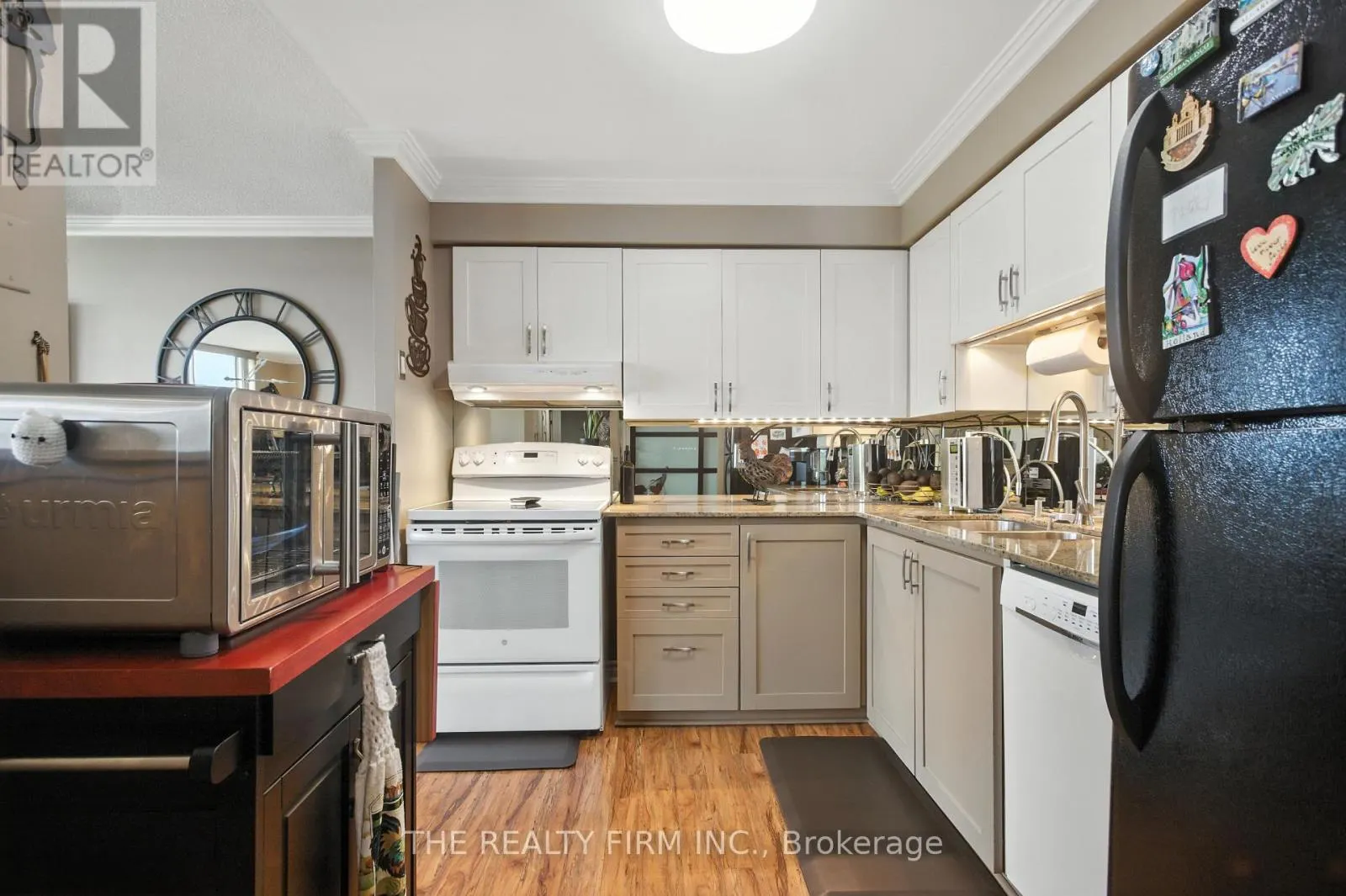 809 - 127 BELMONT DRIVE, #809