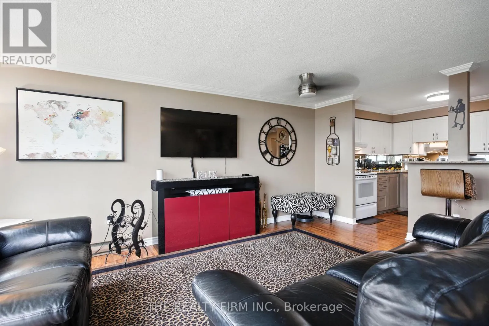 809 - 127 BELMONT DRIVE, #809