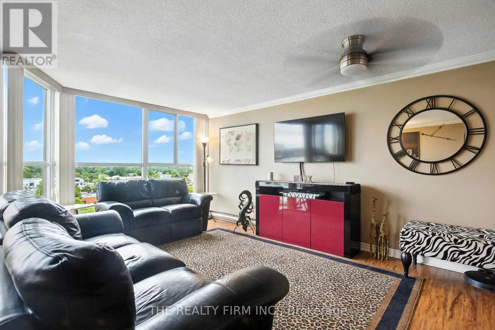 809 - 127 BELMONT DRIVE, #809