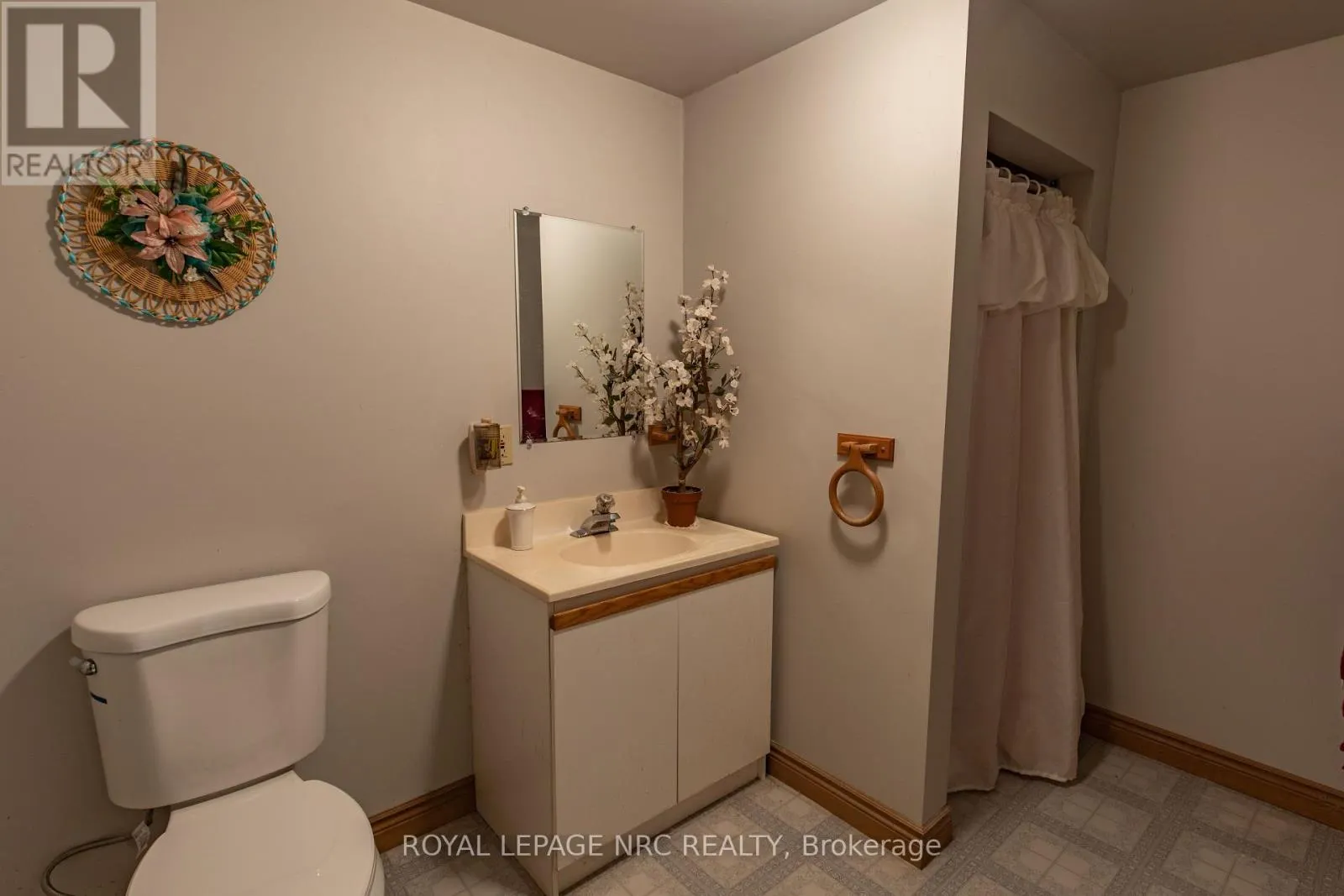 3 ELMVALE CRESCENT