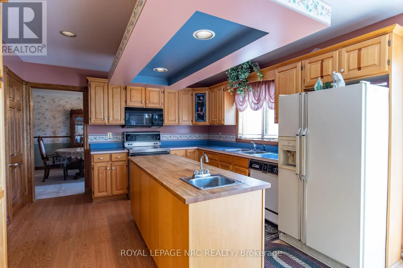 3 ELMVALE CRESCENT