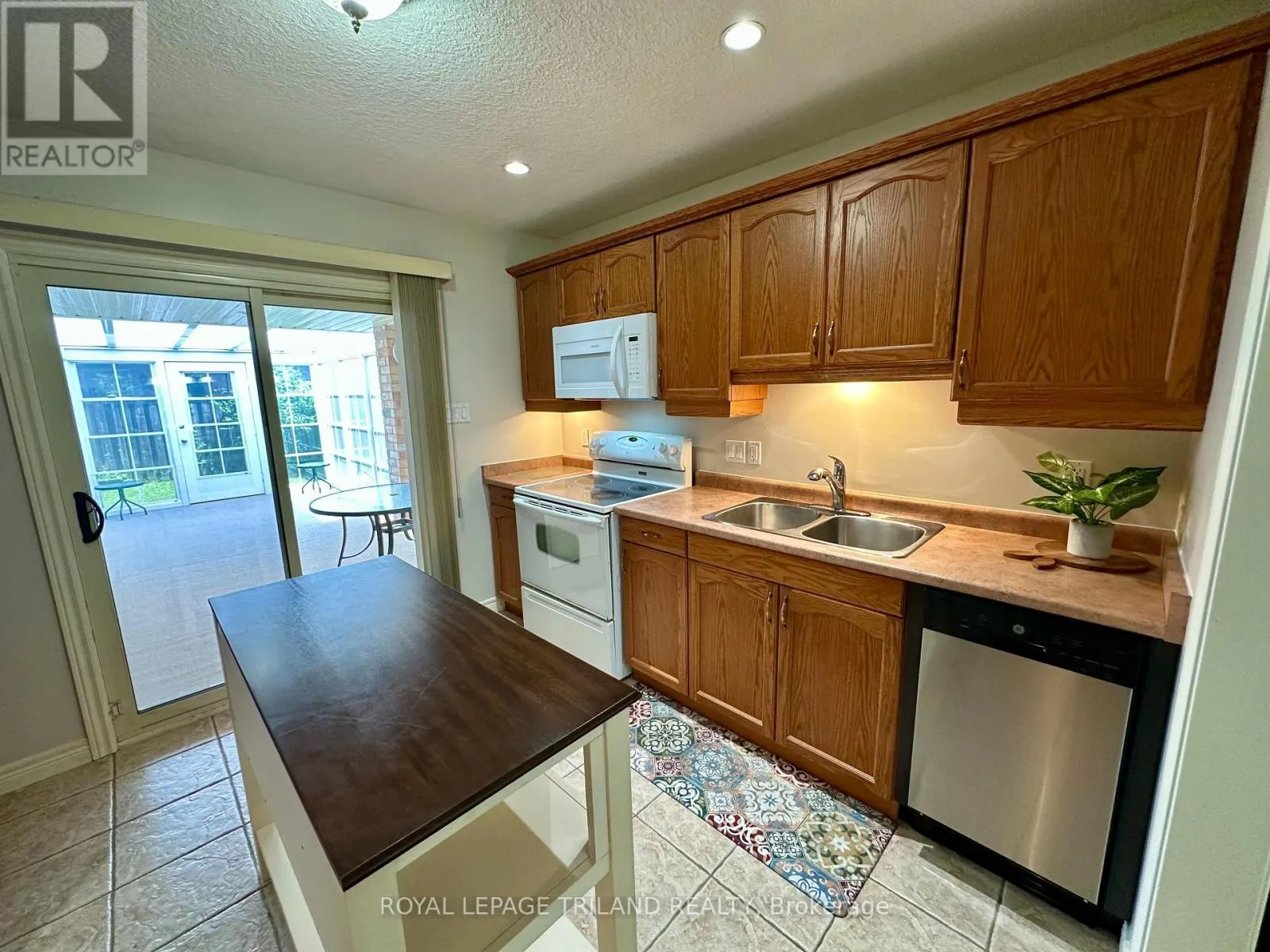 106 HAGERMAN CRESCENT