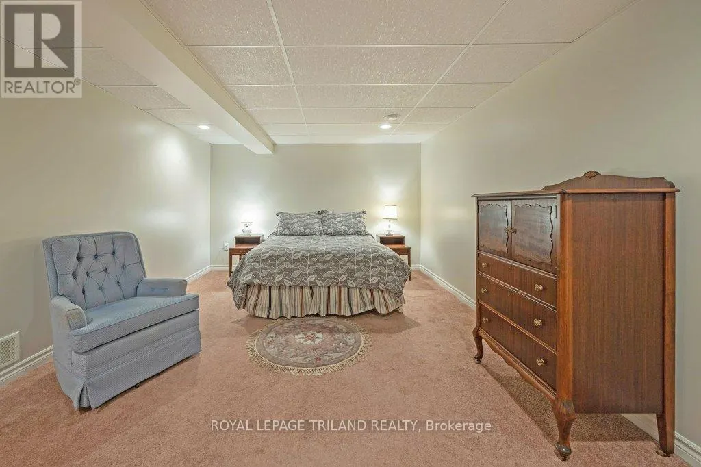 106 HAGERMAN CRESCENT