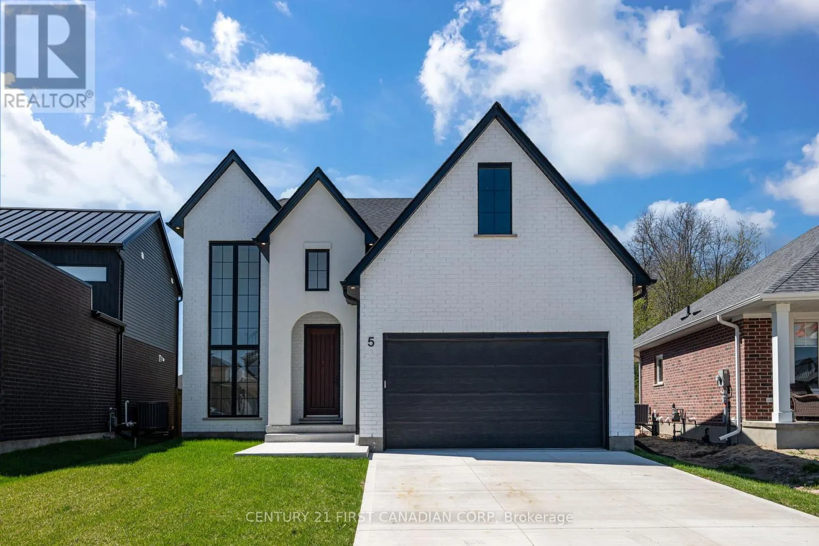 5 HARTLAND CIRCLE