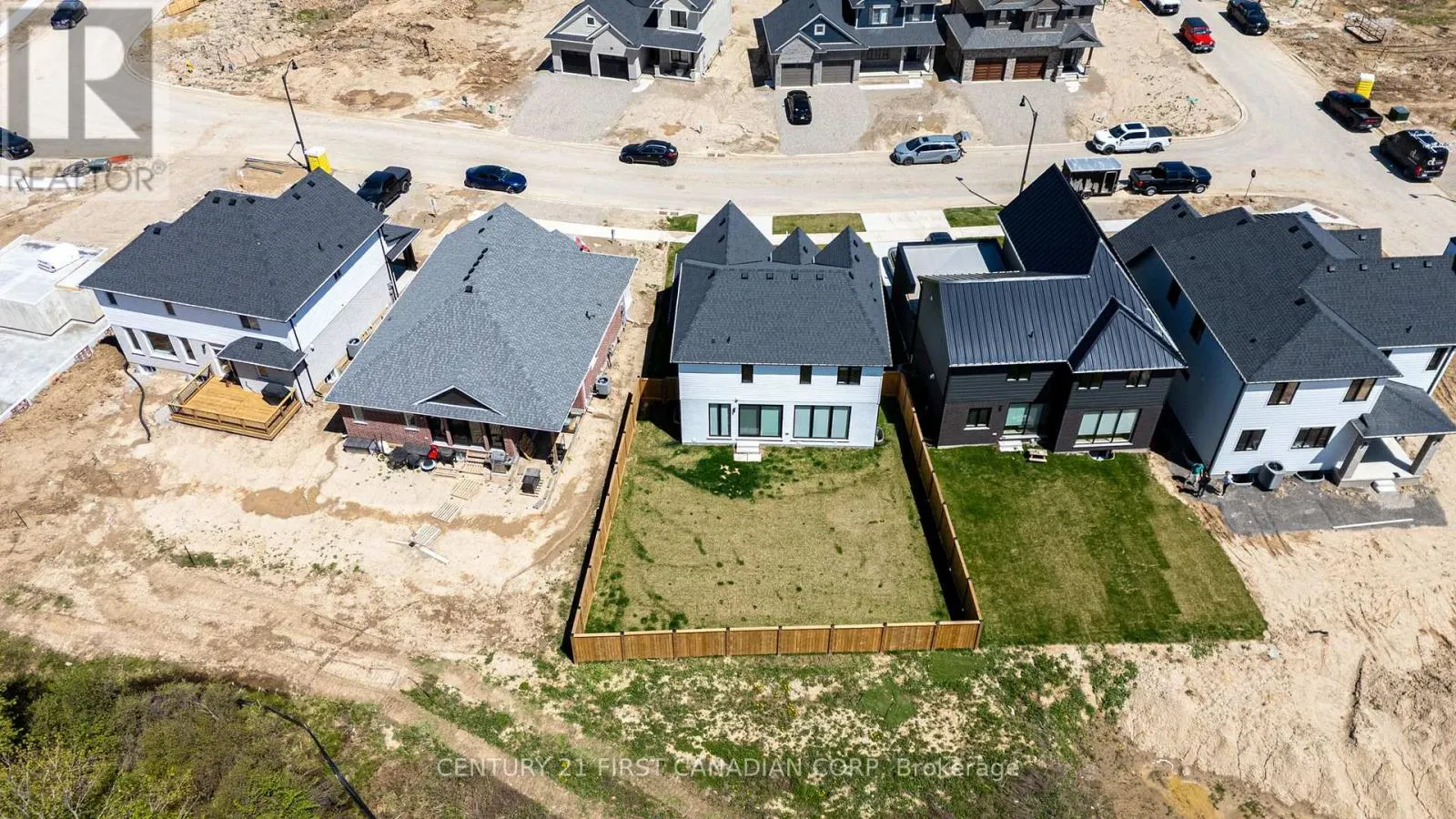 5 HARTLAND CIRCLE