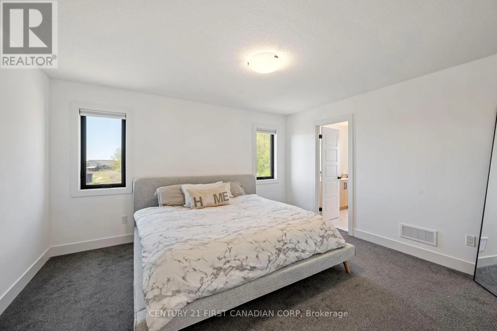5 HARTLAND CIRCLE