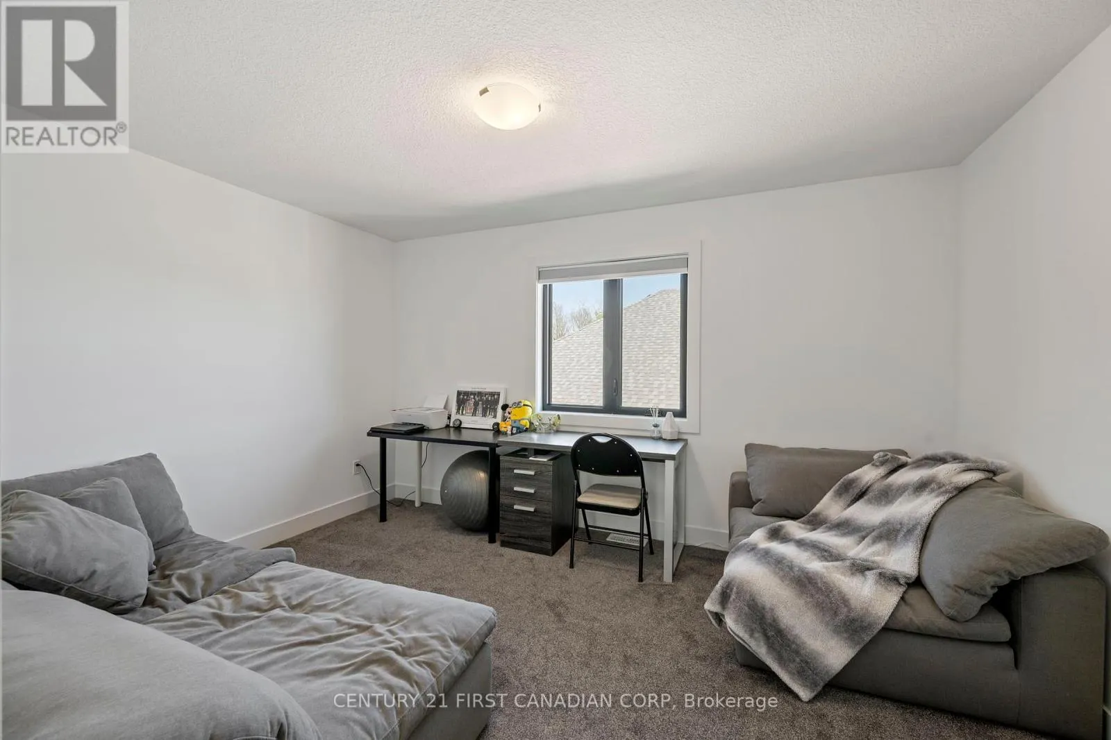 5 HARTLAND CIRCLE