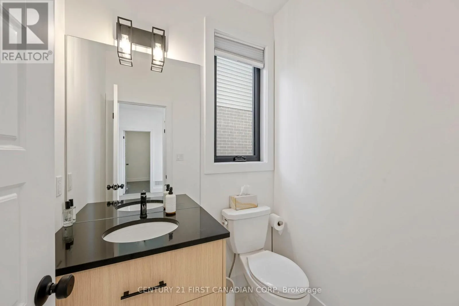 5 HARTLAND CIRCLE