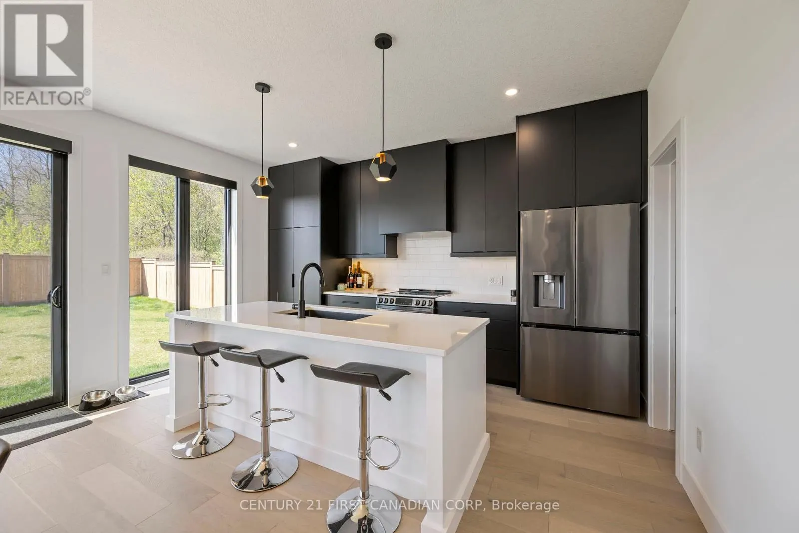 5 HARTLAND CIRCLE
