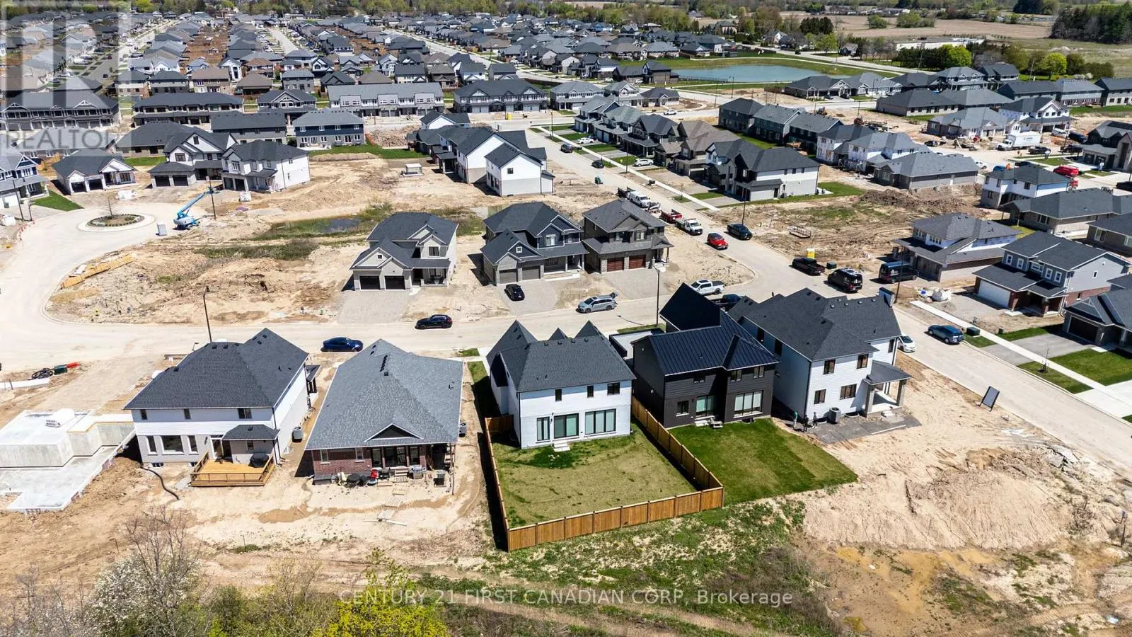 5 HARTLAND CIRCLE