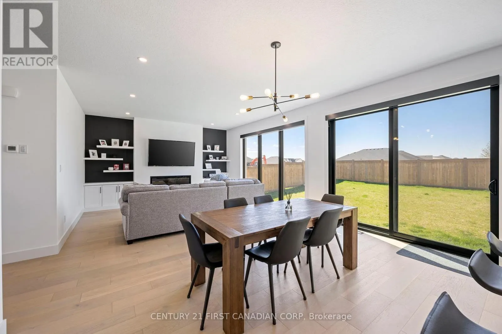 5 HARTLAND CIRCLE