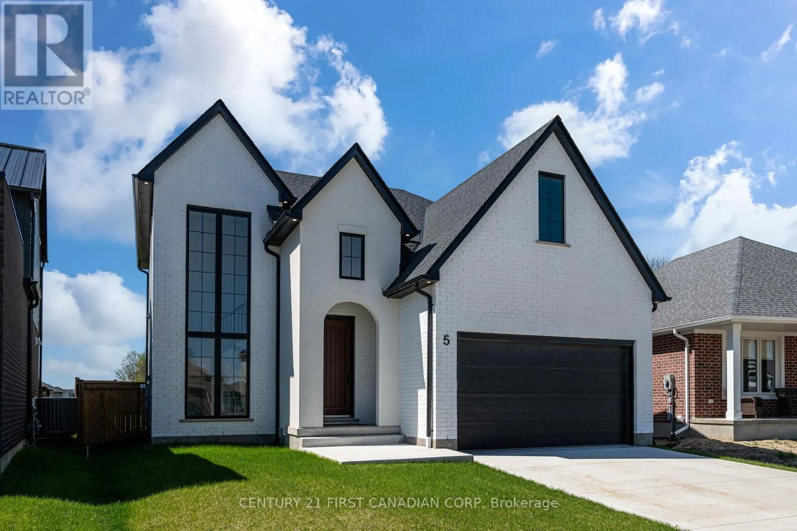 5 HARTLAND CIRCLE