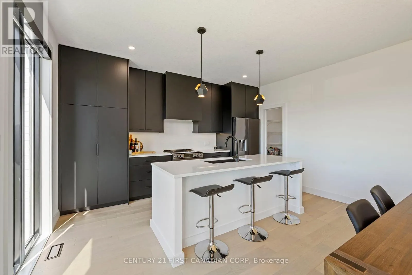 5 HARTLAND CIRCLE
