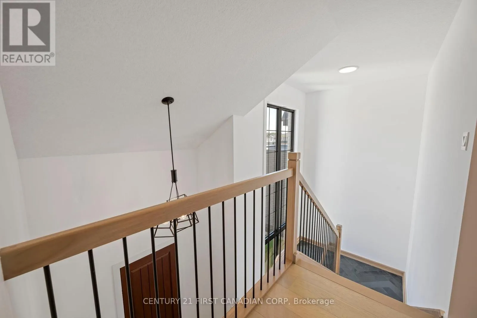5 HARTLAND CIRCLE