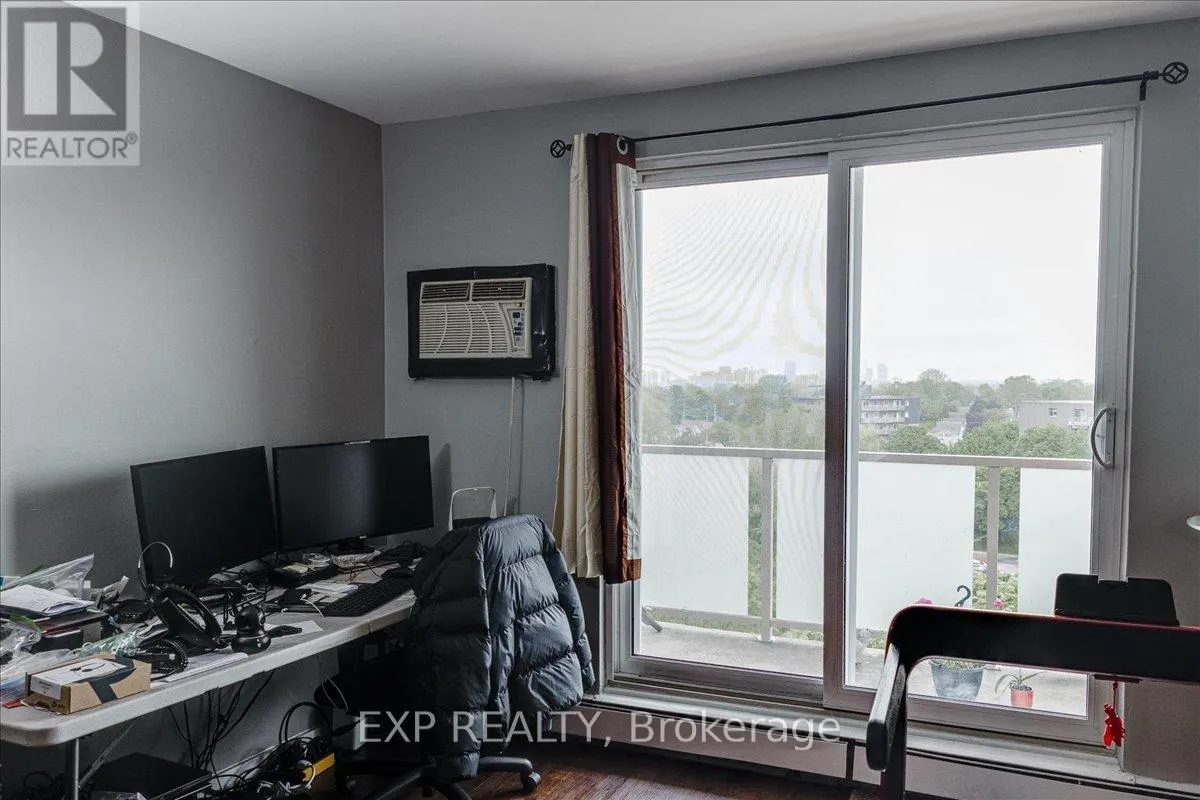 811 - 583 MORNINGTON AVENUE, #811