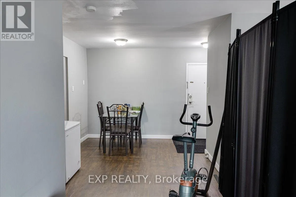 811 - 583 MORNINGTON AVENUE, #811