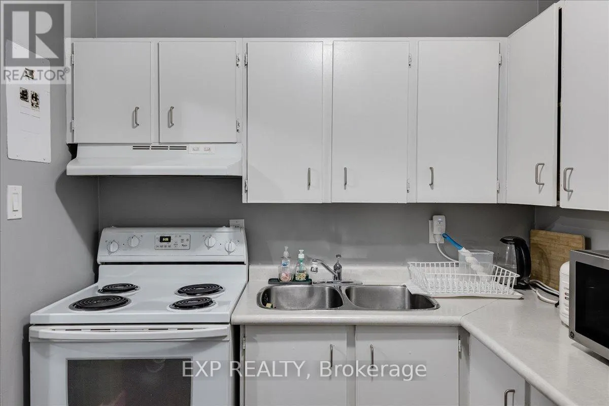 811 - 583 MORNINGTON AVENUE, #811