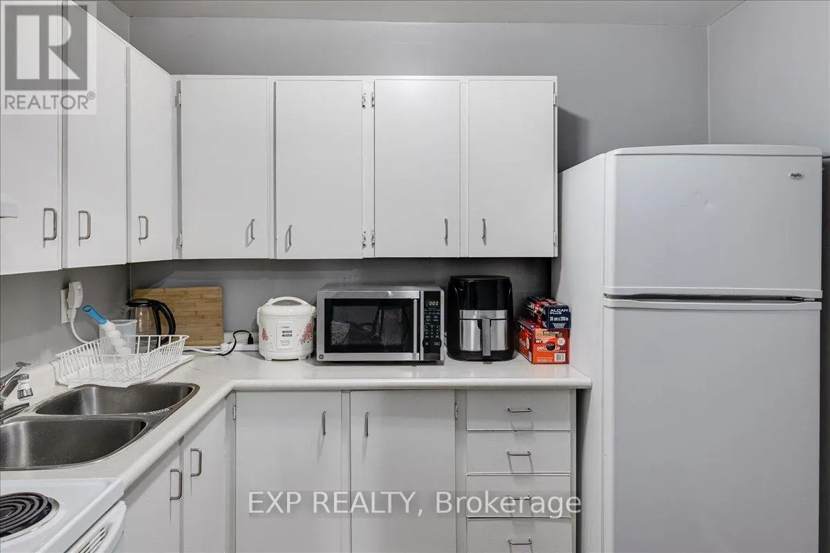 811 - 583 MORNINGTON AVENUE, #811