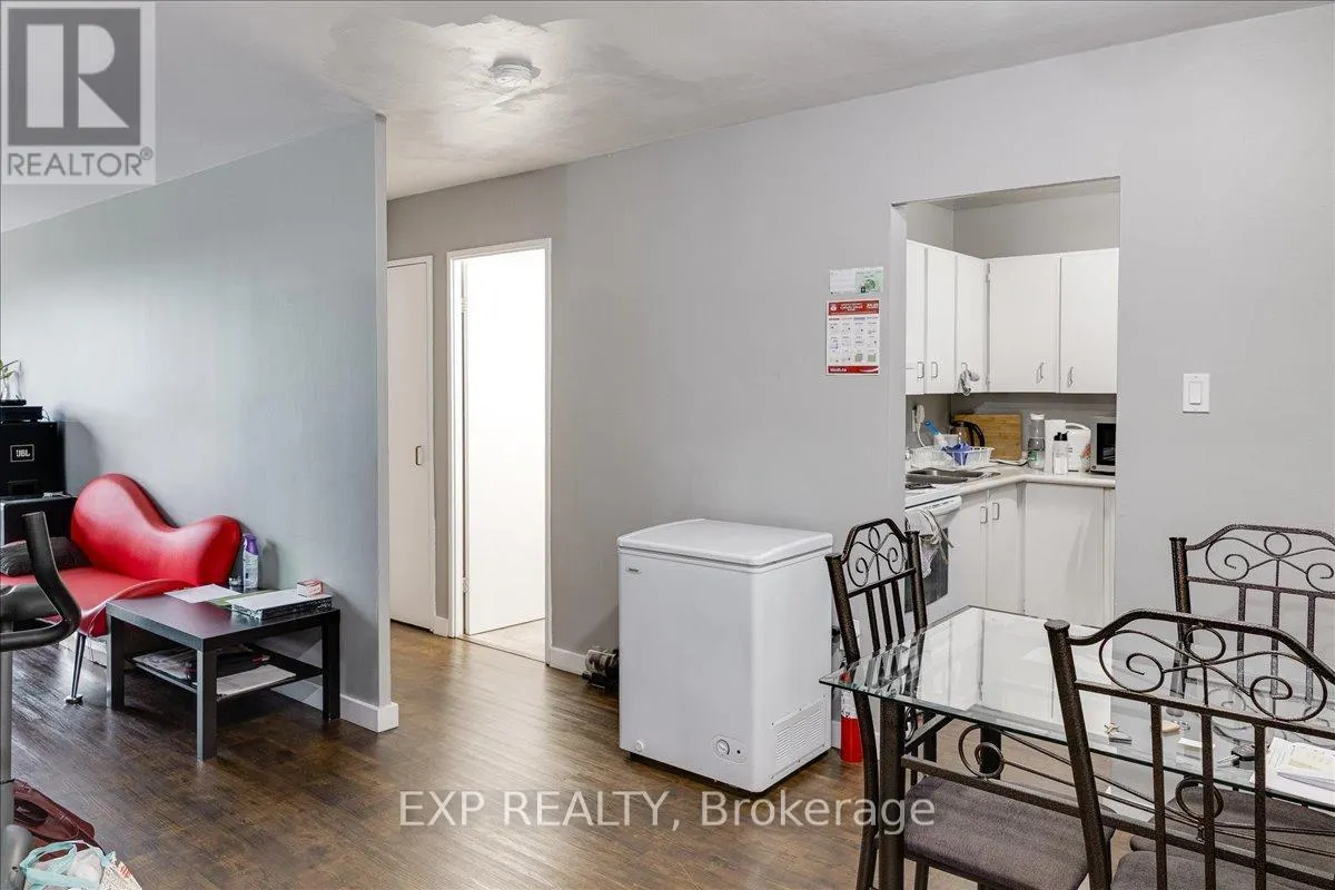 811 - 583 MORNINGTON AVENUE, #811