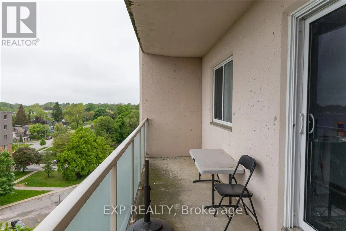 811 - 583 MORNINGTON AVENUE, #811