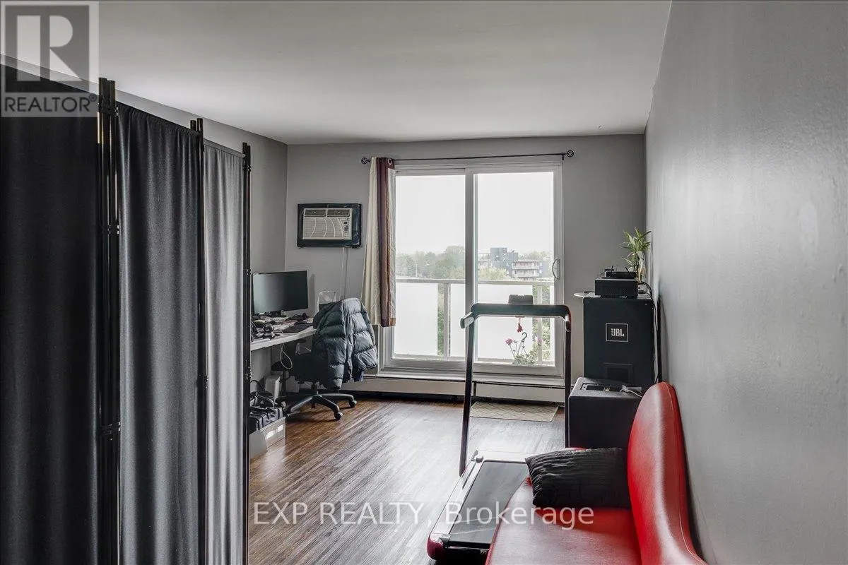 811 - 583 MORNINGTON AVENUE, #811