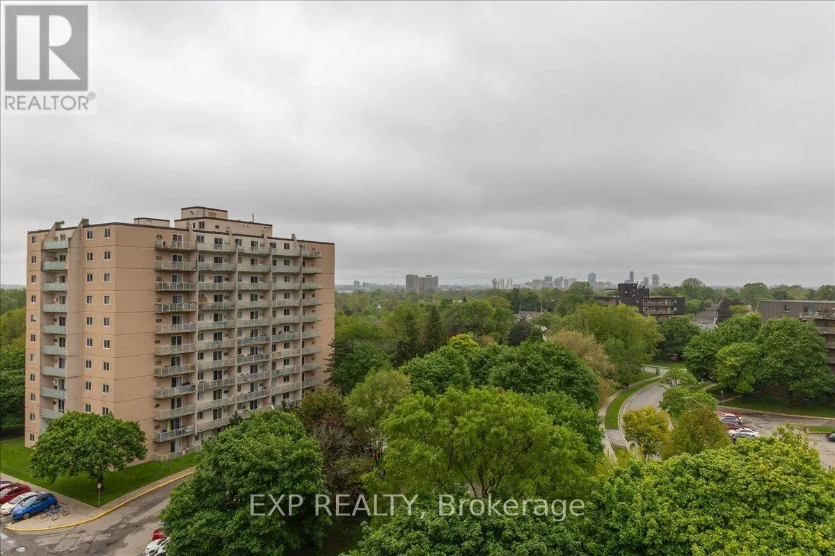811 - 583 MORNINGTON AVENUE, #811