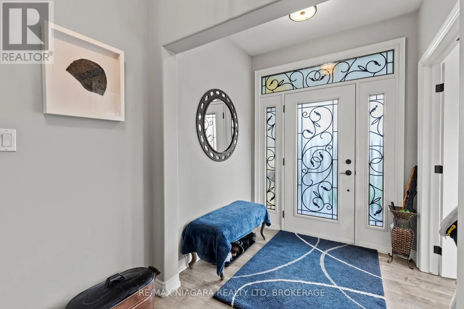 35 BURLEIGH ROAD S