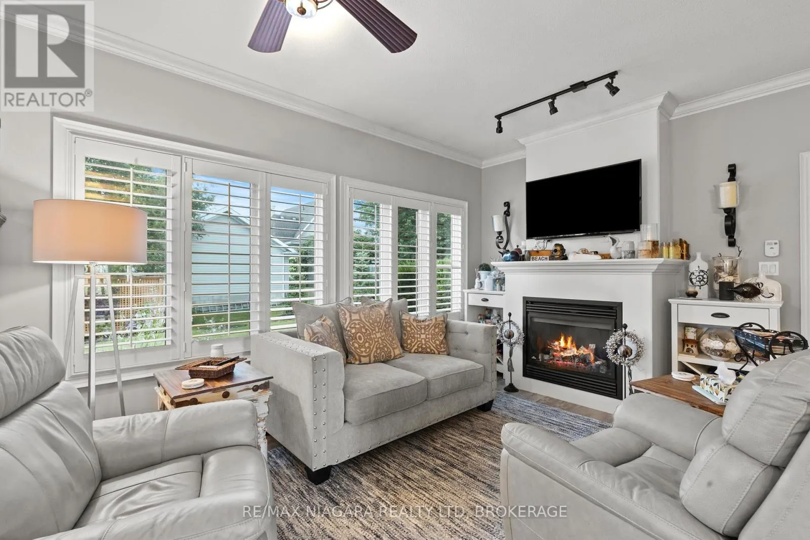 35 BURLEIGH ROAD S