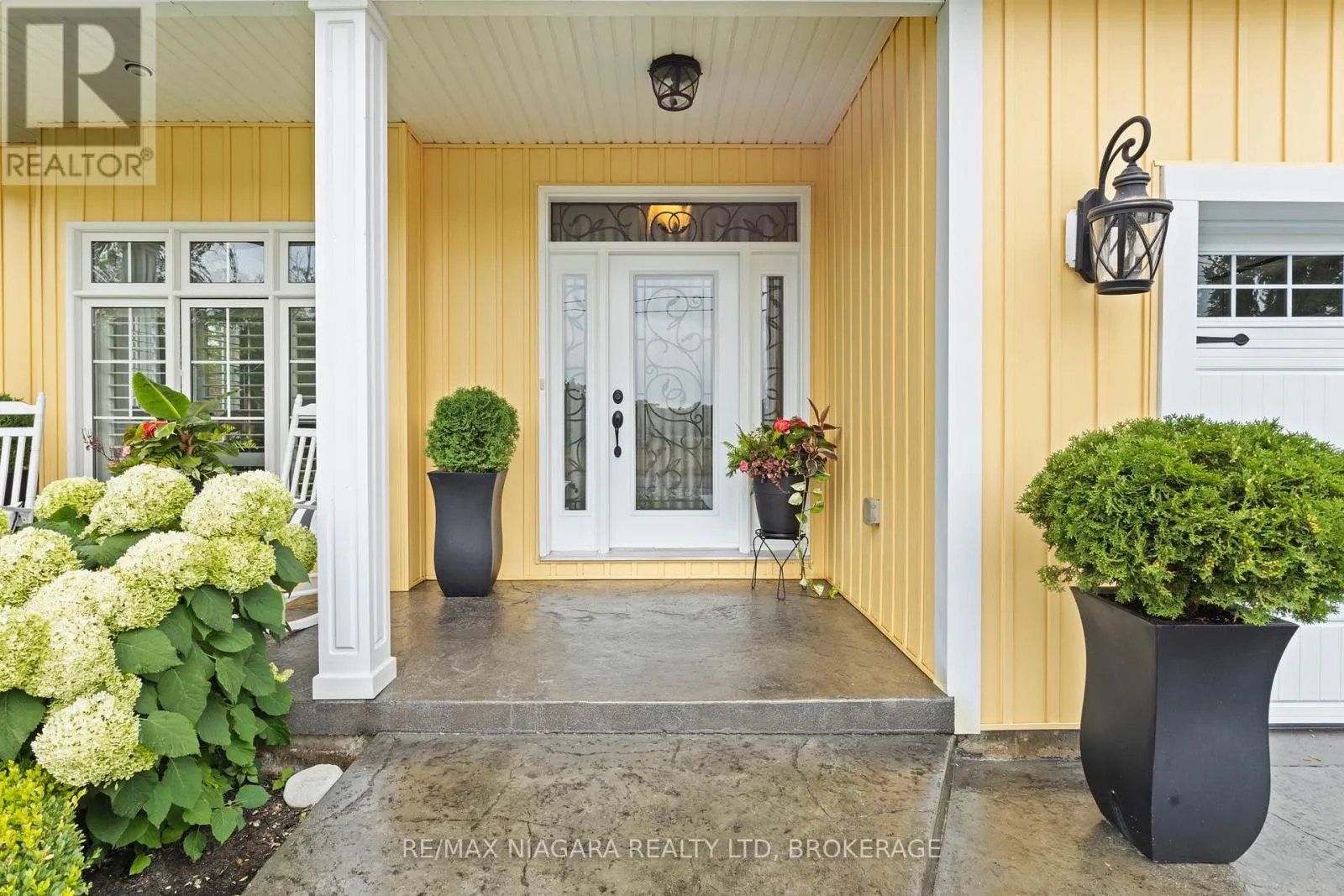 35 BURLEIGH ROAD S