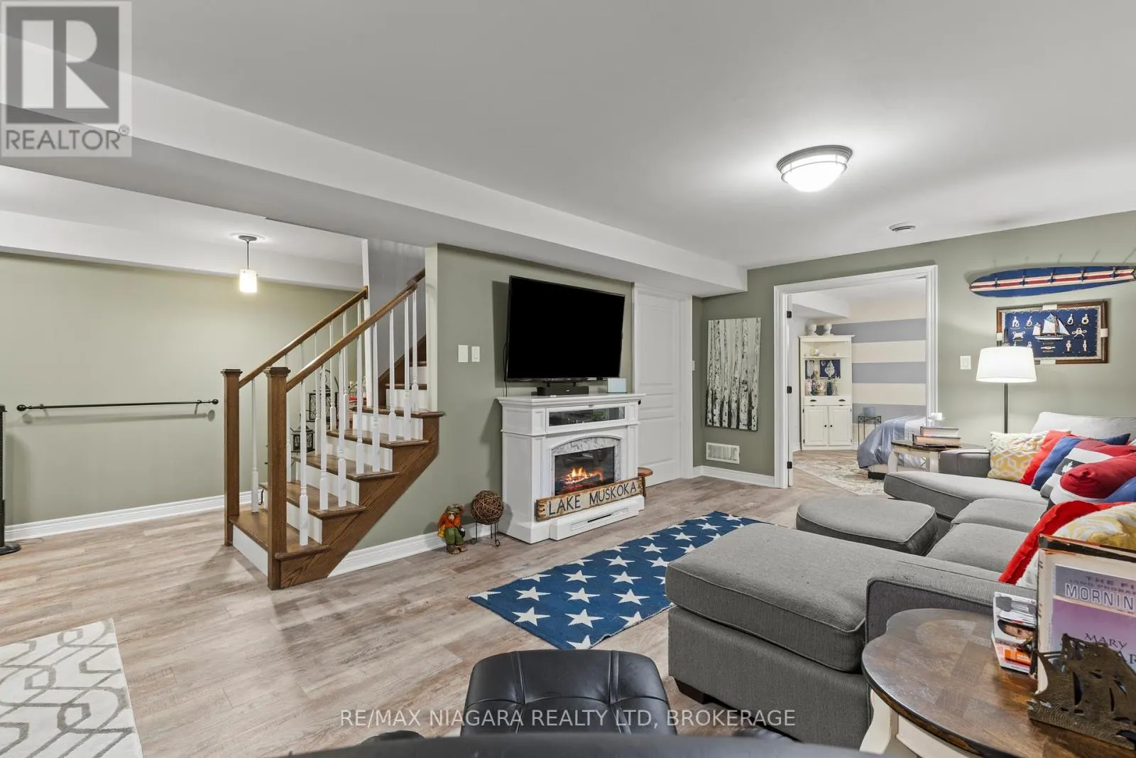 35 BURLEIGH ROAD S