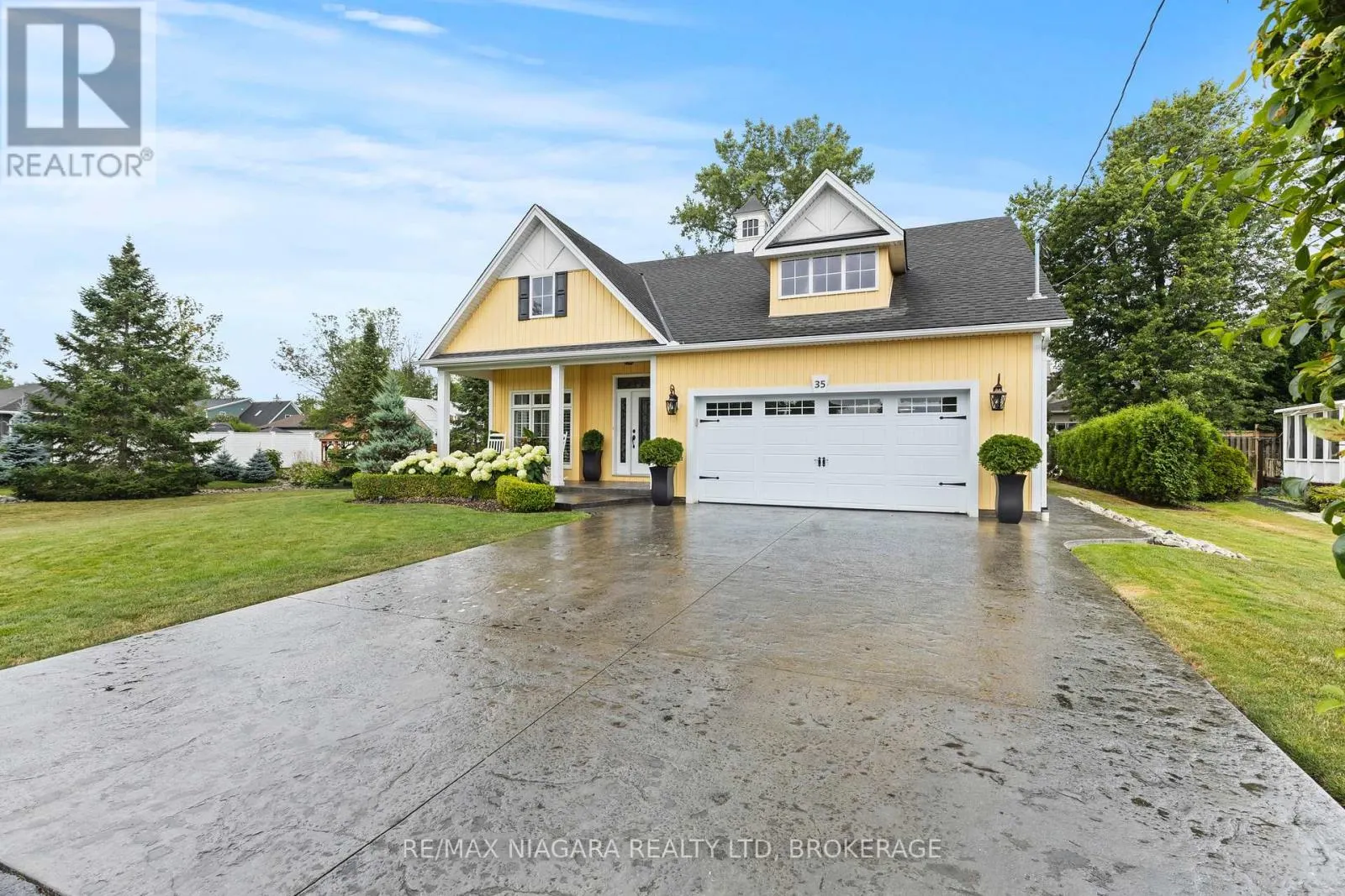 35 BURLEIGH ROAD S