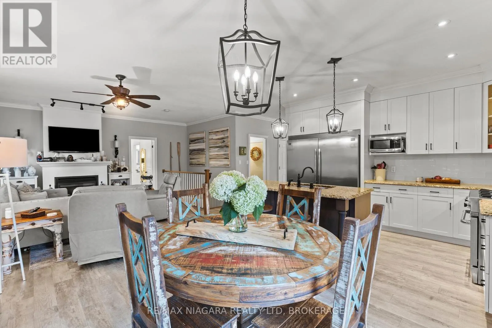 35 BURLEIGH ROAD S