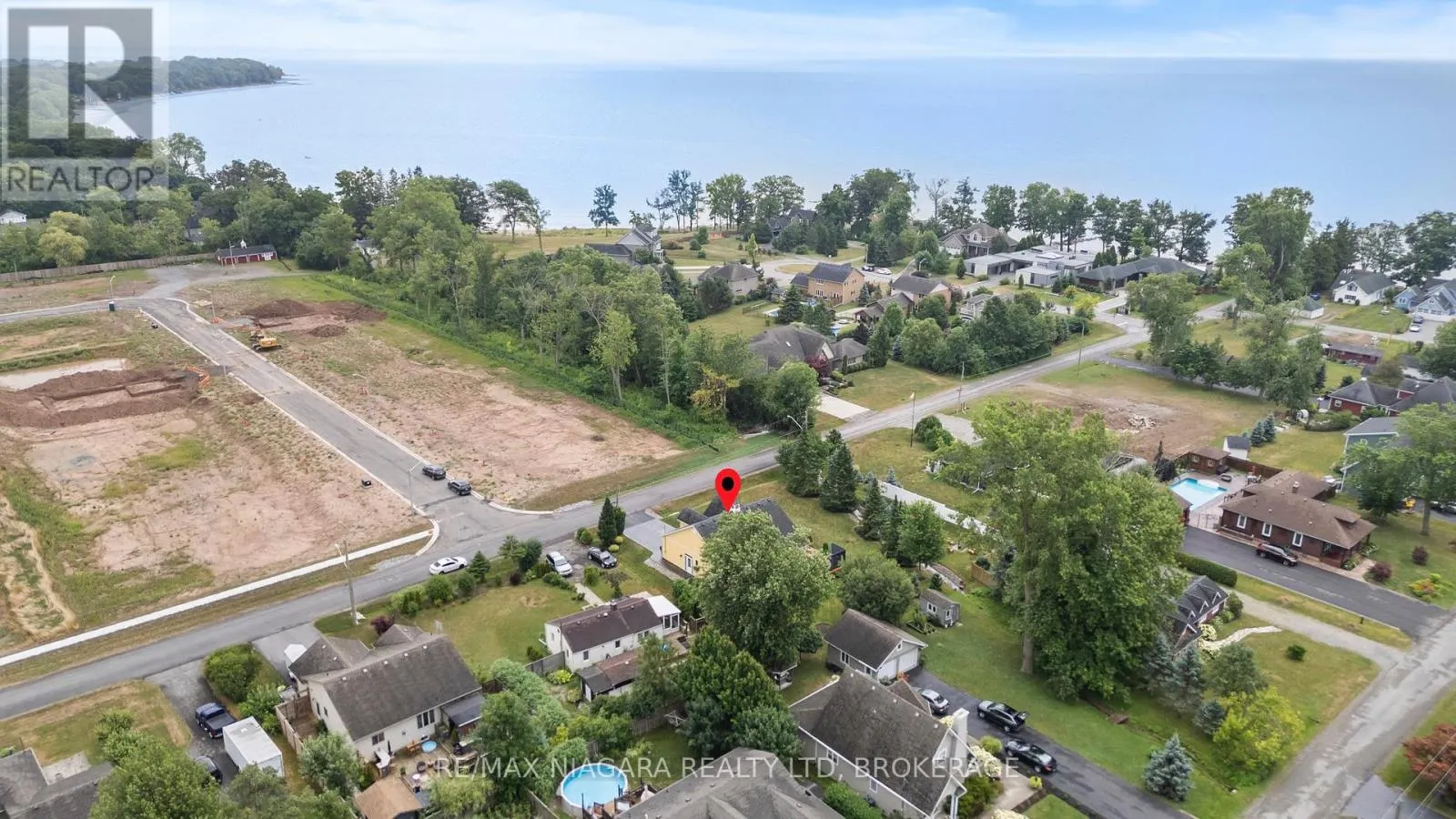 35 BURLEIGH ROAD S