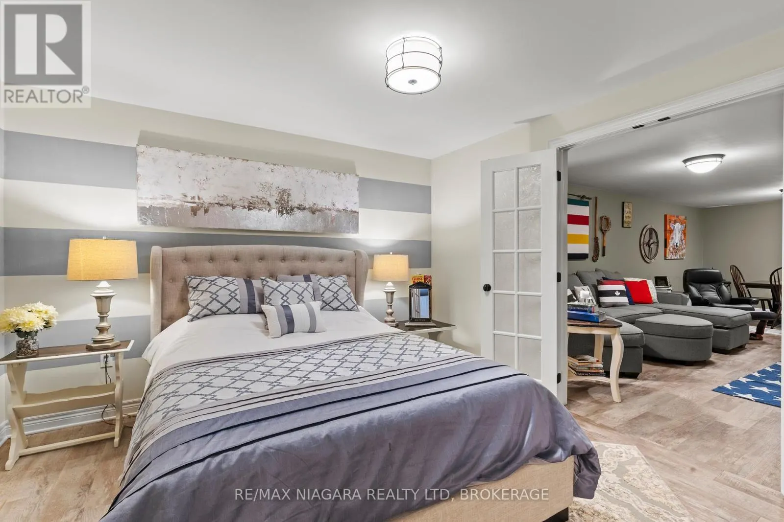 35 BURLEIGH ROAD S