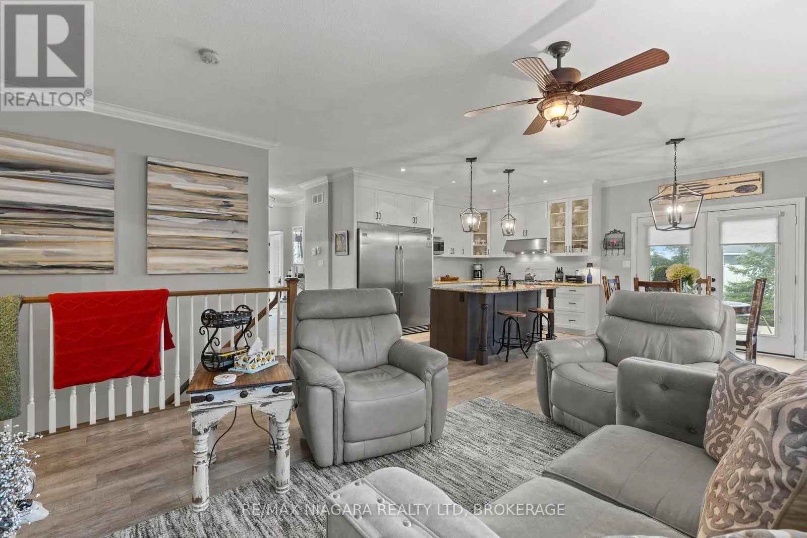 35 BURLEIGH ROAD S