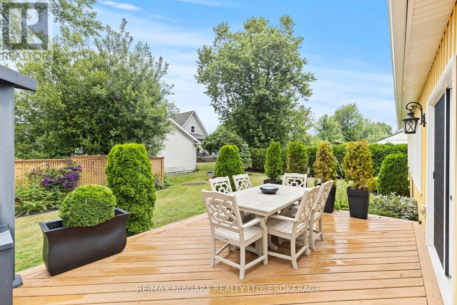 35 BURLEIGH ROAD S
