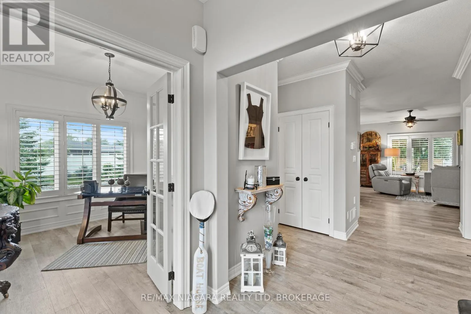 35 BURLEIGH ROAD S