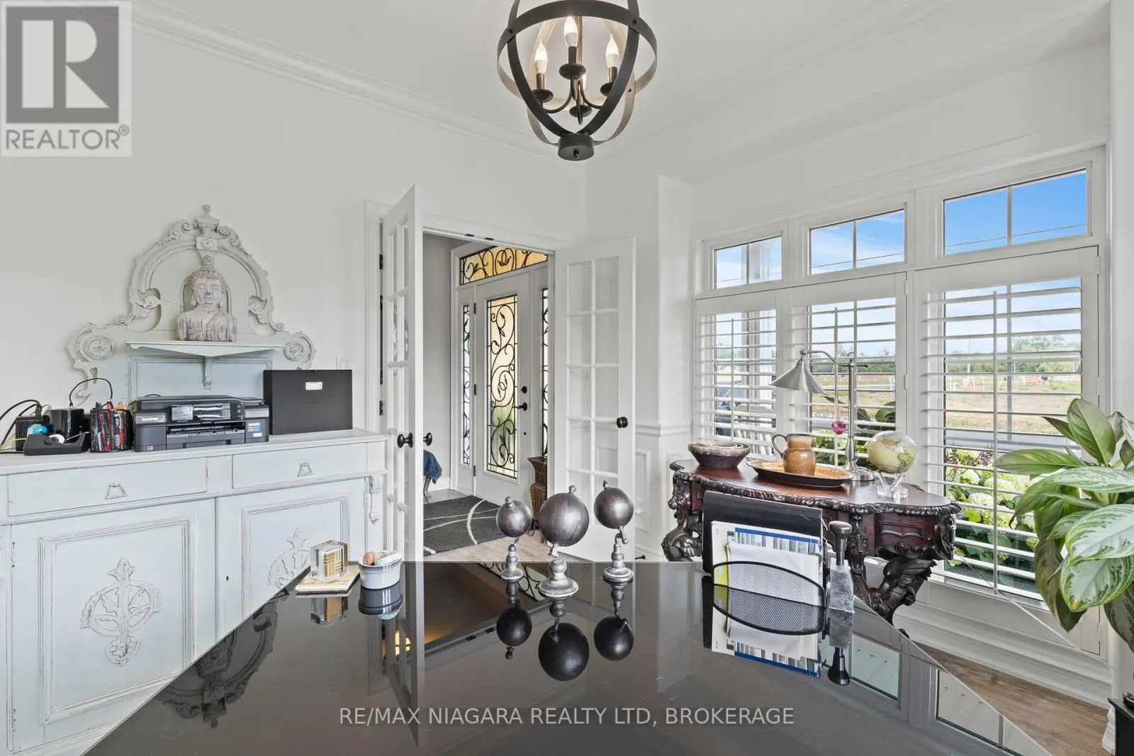 35 BURLEIGH ROAD S