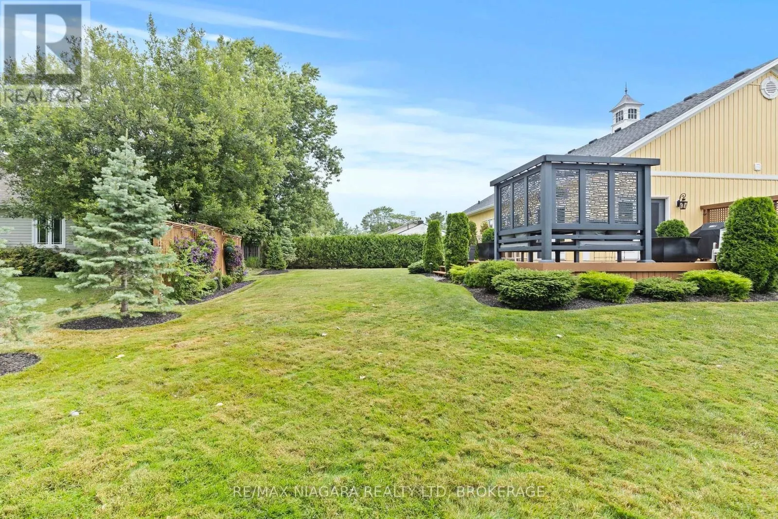 35 BURLEIGH ROAD S