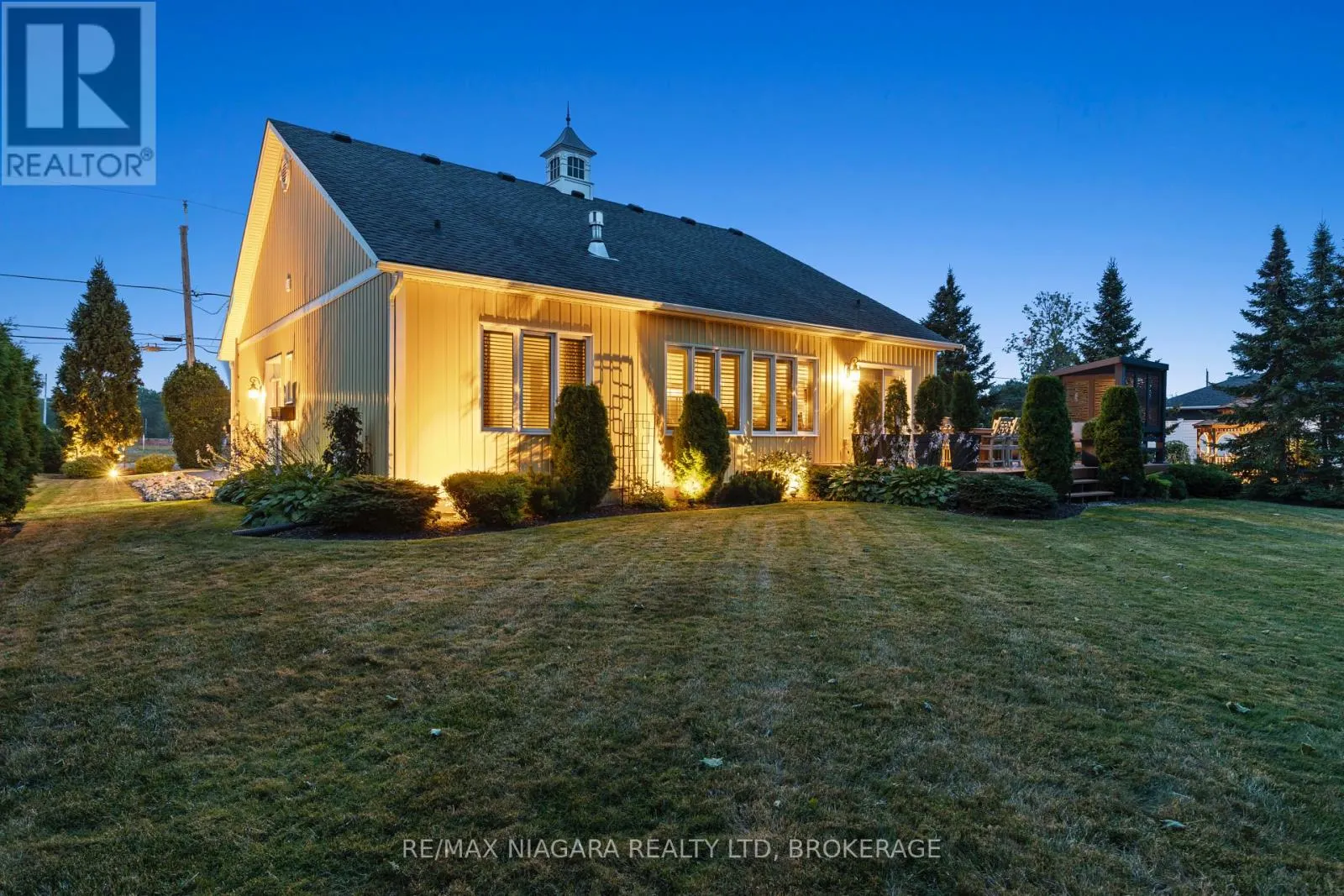 35 BURLEIGH ROAD S