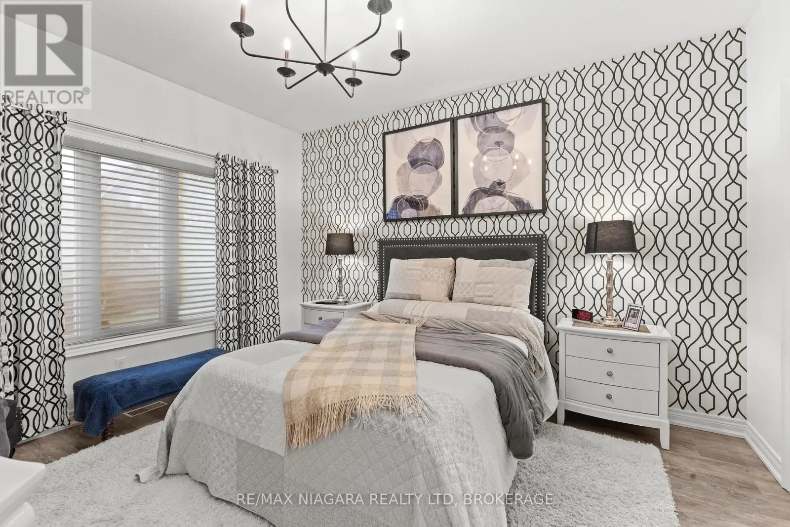 35 BURLEIGH ROAD S