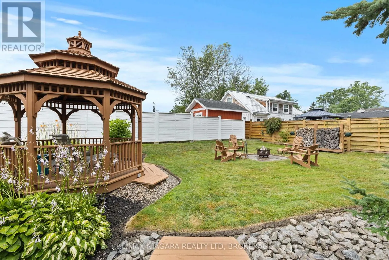 35 BURLEIGH ROAD S