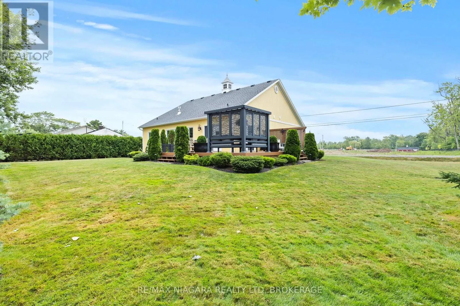 35 BURLEIGH ROAD S