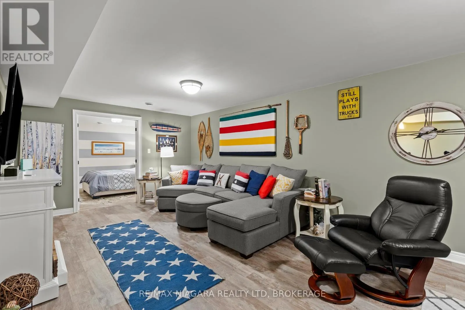 35 BURLEIGH ROAD S
