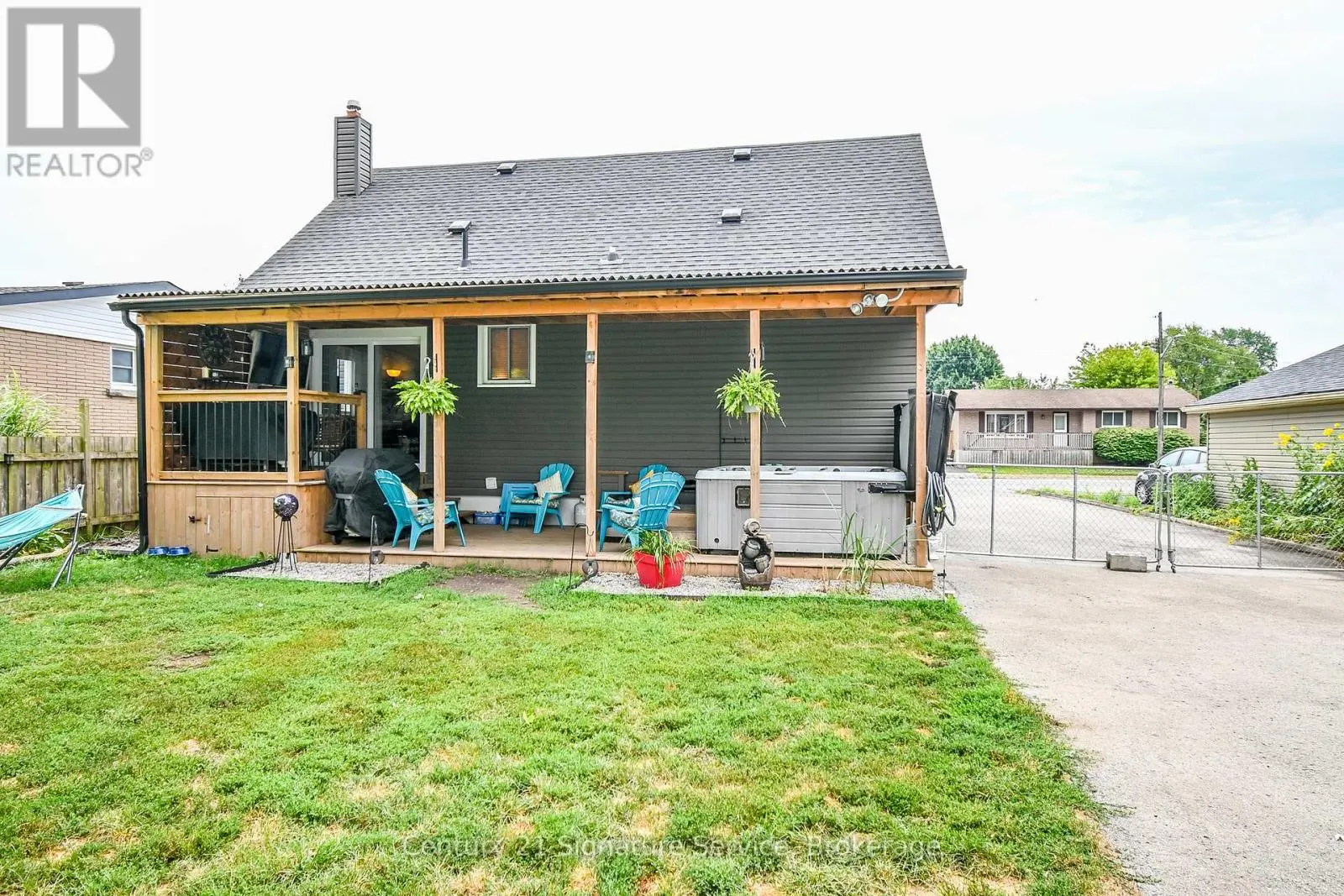 523 CLARENCE STREET