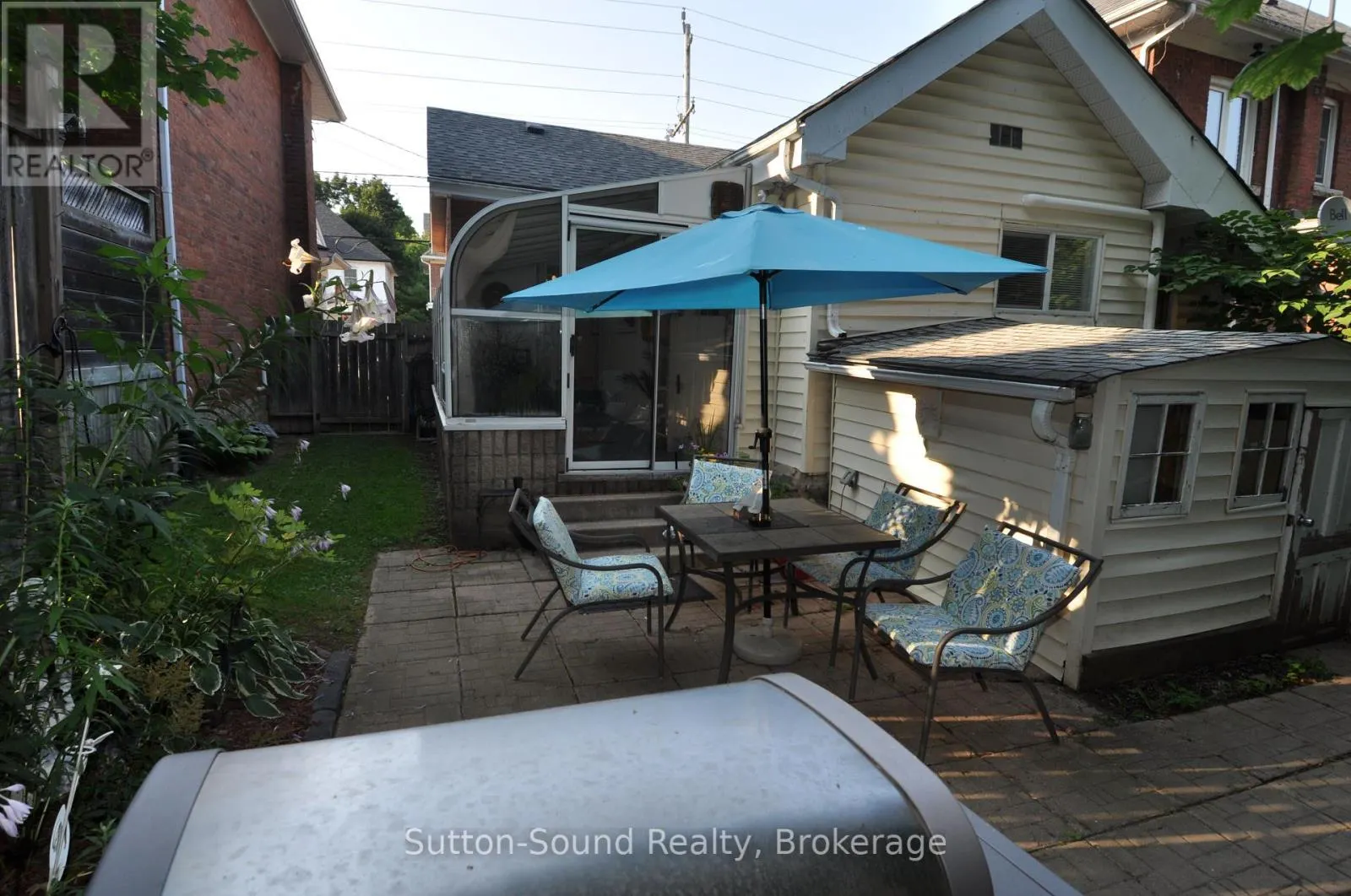 247 6TH STREET E