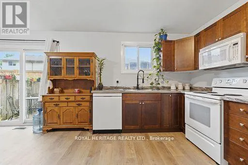 10 - 482 SPRINGBANK AVENUE N, #10