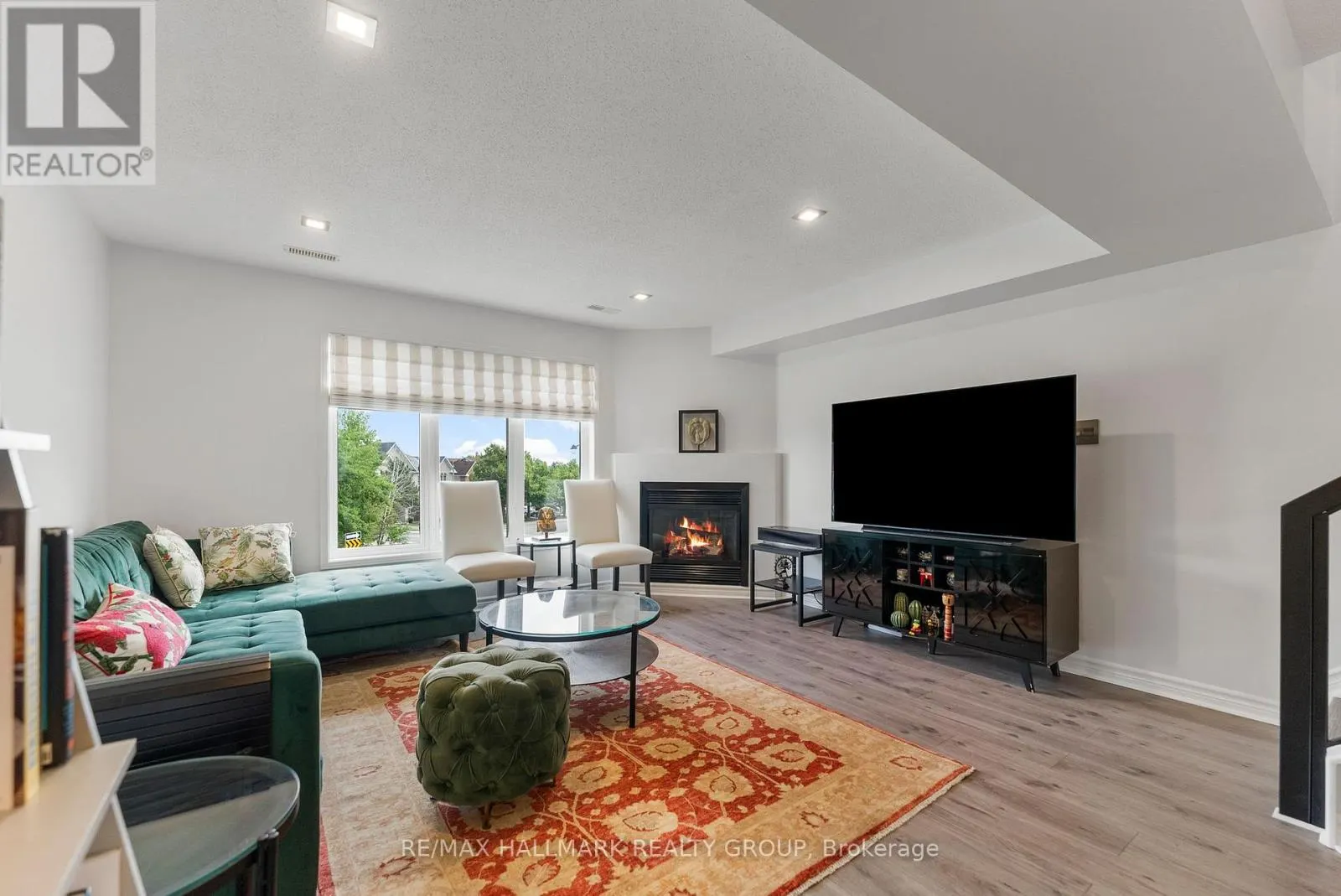 282 CRESTHAVEN DRIVE